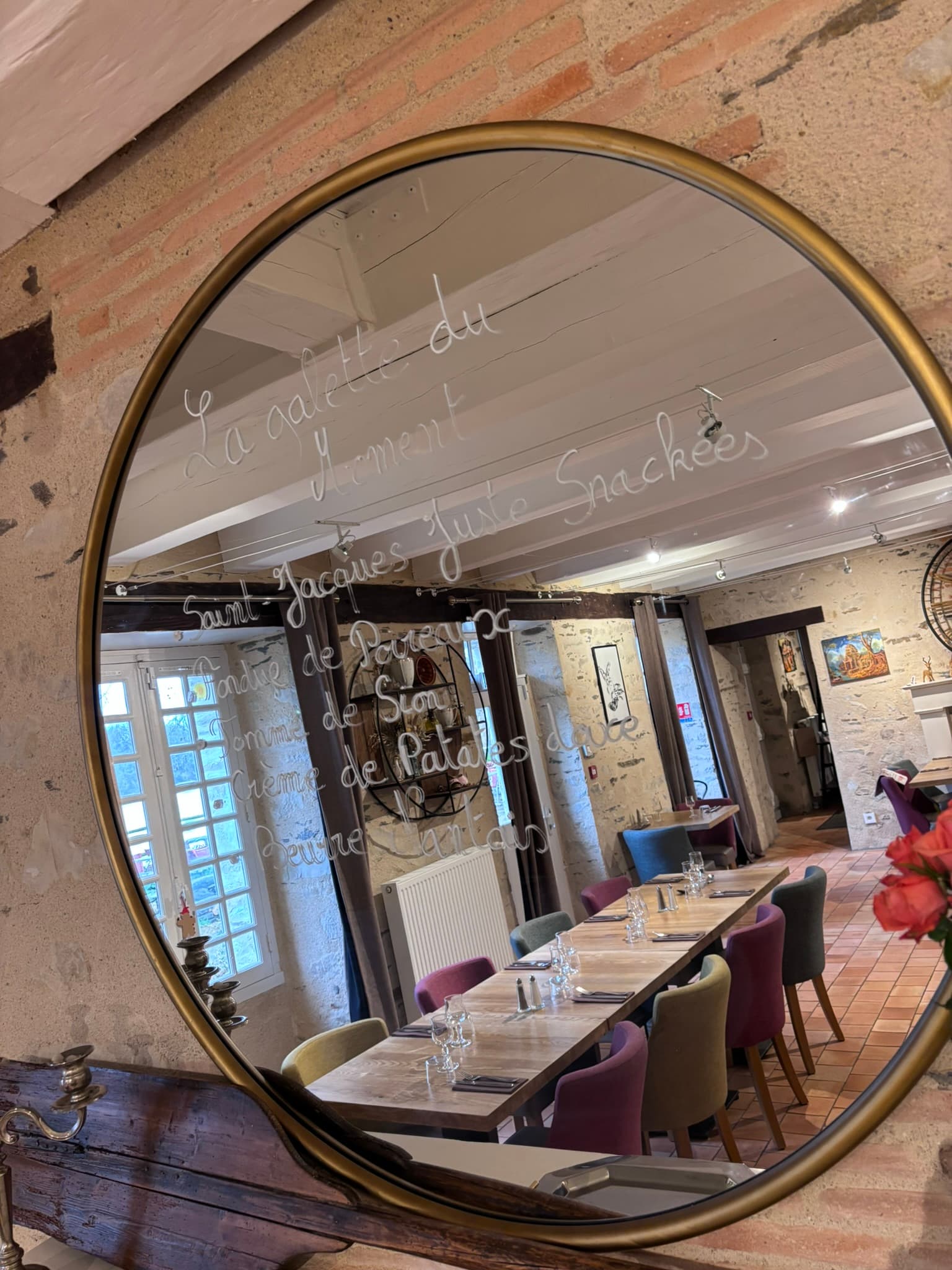 Entrée de rillettes de poisson, citron et roquette