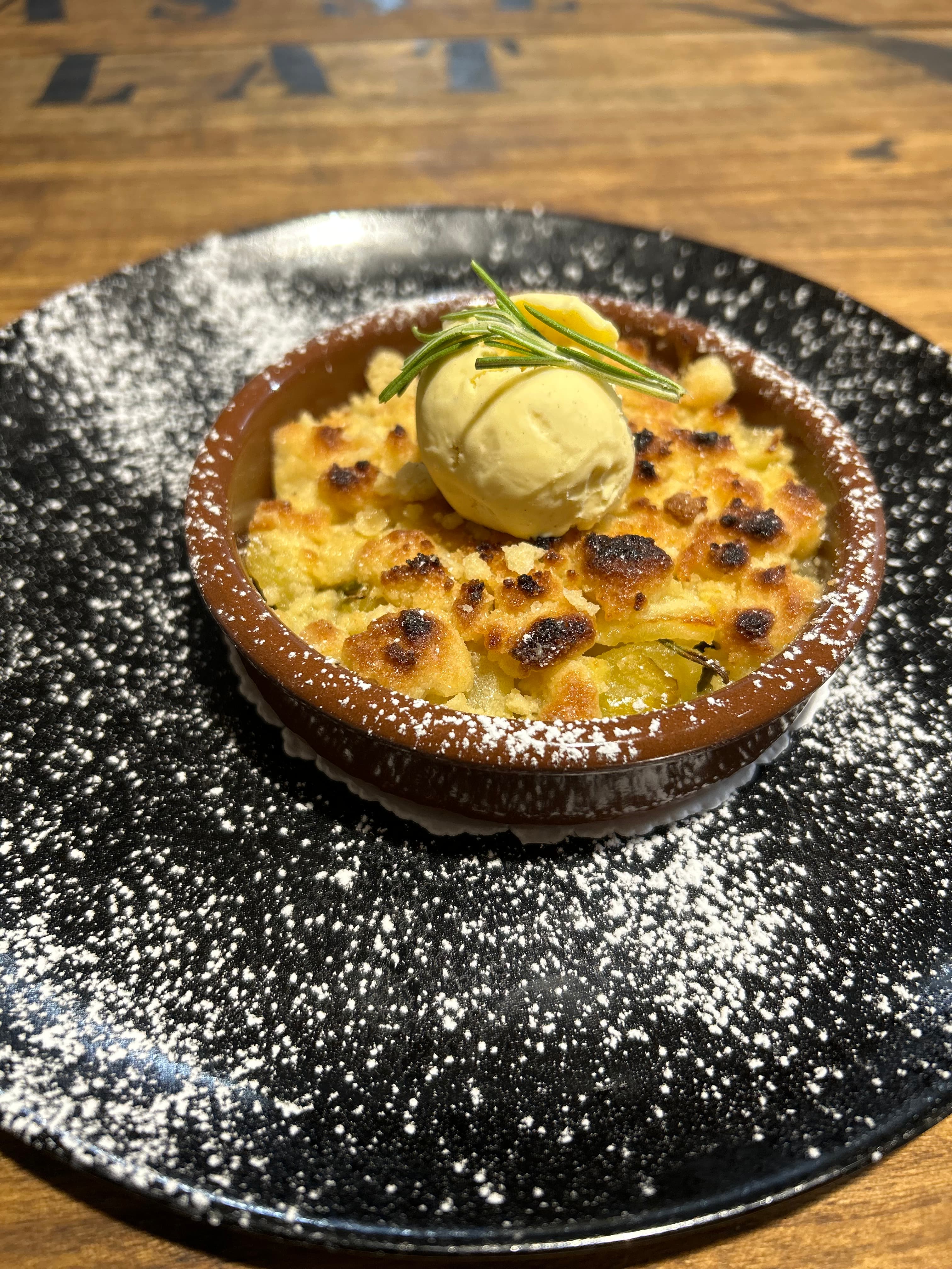 Salade aux noix et fromages